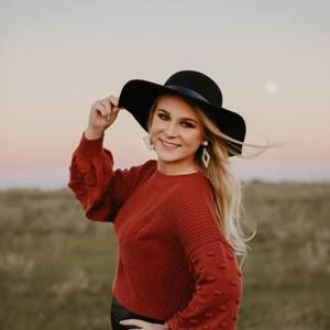 Meet your Posher, Cayla